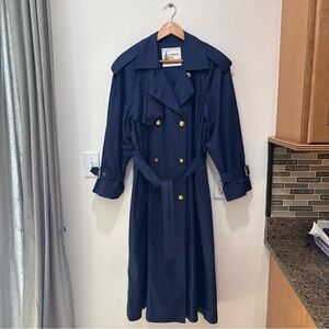 Vintage London fog, double breasted navy blue trenchcoat size 8P gold buttons